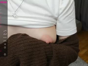 girl
        elliotharmon cam image #1788716