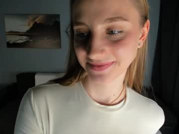 girl
        shewell cam image #4272128
