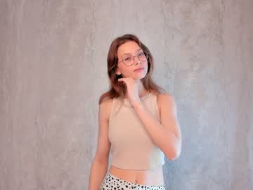 girl
        olivia_madyson cam image #1595394