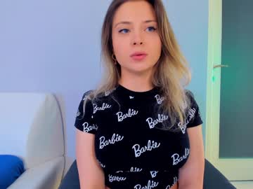 girl
        kittycaitlin cam image #1511863