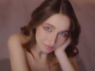 girl
        silent_chill cam image #2024116