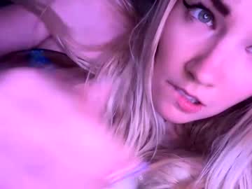 girl
        mariah95 cam image #1302867