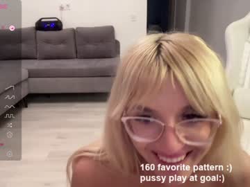 girl
        lovelybianca_ cam image #2843977