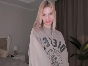 girl
        itsagoodtimeformagic cam image #2073358