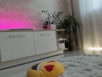 girl
        meryfoxxx cam image #1303439