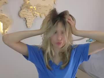 girl
        maureencantrell cam image #3223112