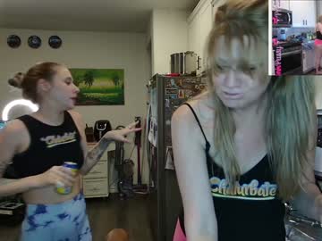 girl
        emberpheonixxx cam image #3715601