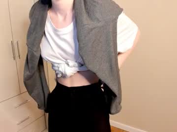 girl
        breckgodbold cam image #3832459