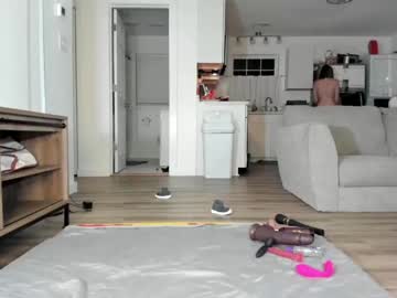 girl
        gabbyrainy cam image #1680025