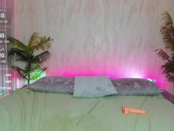 girl
        taylor_blush cam image #3860822
