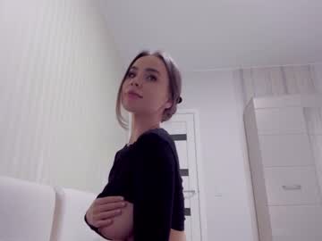 girl
        aminaswan_ cam image #1032612