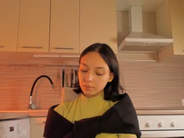 girl
        aimeerogers cam image #889923