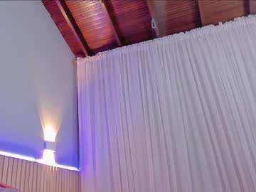 girl
        little_effy18 cam image #2197595