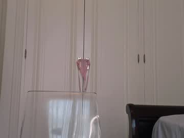 girl
        new_dee cam image #3642104