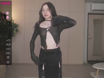 girl
        oki_dokie cam image #1442497