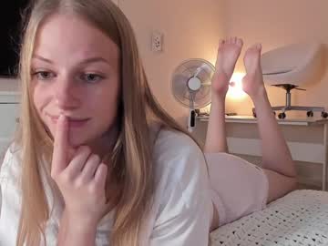 girl
        magic_couple13 cam image #3166800