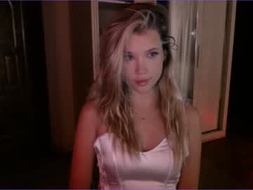 girl
        bitter_moon cam image #209467