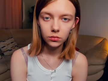 girl
        liliandaniels cam image #2894098