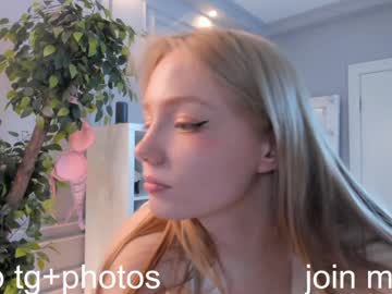 girl
        jodybunny cam image #2893418