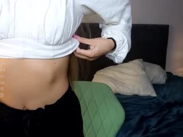 girl
        puzzycatdollz cam image #3311354