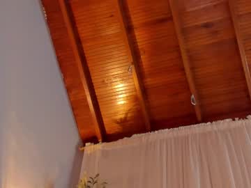 girl
        little_effy18 cam image #2843424