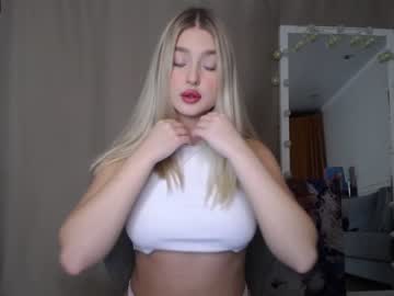 girl
        cute18cute cam image #1924913