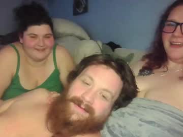 couple
        the420family cam image #4204557