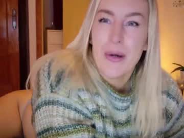 girl
        christinasiemone cam image #3667805