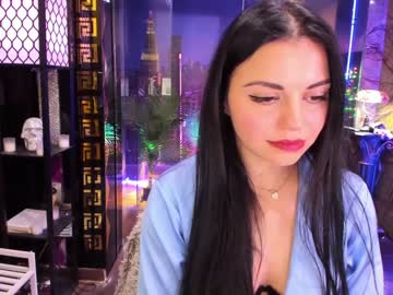girl
        alma_pearl cam image #1897447