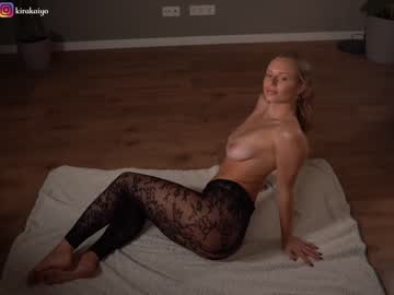 girl
        chillwithkira cam image #1943462