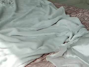 girl
        littlegreekflower cam image #4369699