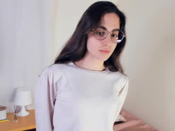 girl
        spaceins1de cam image #1697094