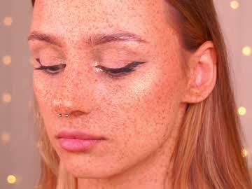 girl
        artease cam image #246703
