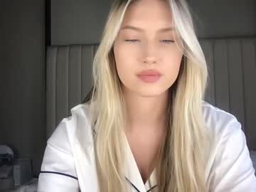 girl
        thezabrina cam image #1842654
