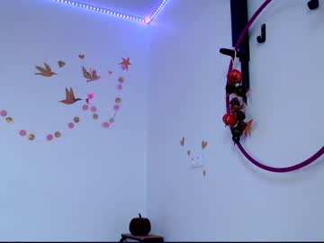 girl
        crystalnut cam image #56273