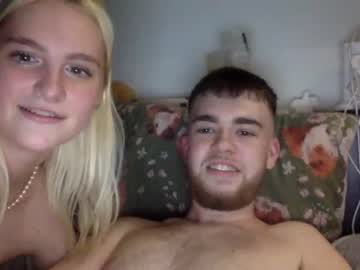 couple
        cumlovingsluts cam image #2345350