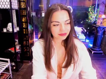 girl
        alma_pearl cam image #815623