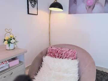 girl
        missniley cam image #4350735