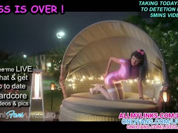girl
        livecleo cam image #1729157