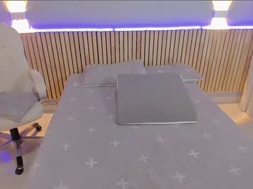 girl
        little_effy18 cam image #2196905