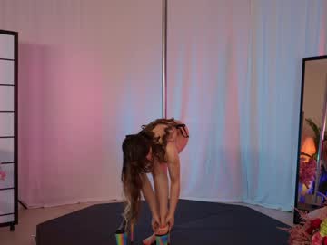 girl
        kittycaitlin cam image #3102125