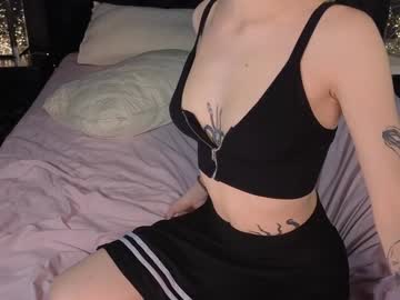 girl
        welldone_ cam image #3579060
