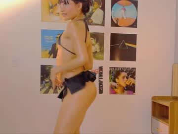 girl
        little_effy18 cam image #1910269