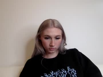 girl
        livyroselise cam image #2155031