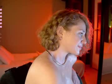 girl
        _the_sun_ cam image #4413765