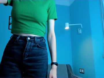 girl
        meghanesse cam image #2841564