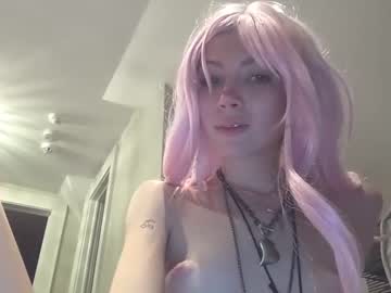 girl
        cherrypixi cam image #1637647