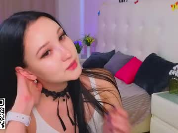 girl
        pandorapawss cam image #4372745