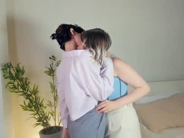couple
        hoiiy_cute cam image #1461317