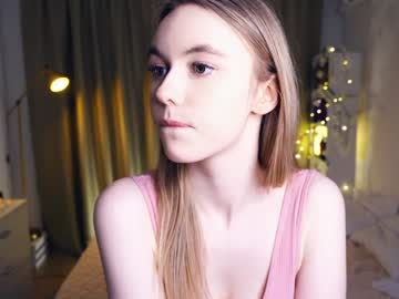 girl
        _1ce_ cam image #3854775